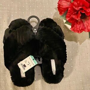 Abound Fuzzy Black Slippers (7-8)